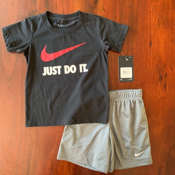 black and red nike outfit